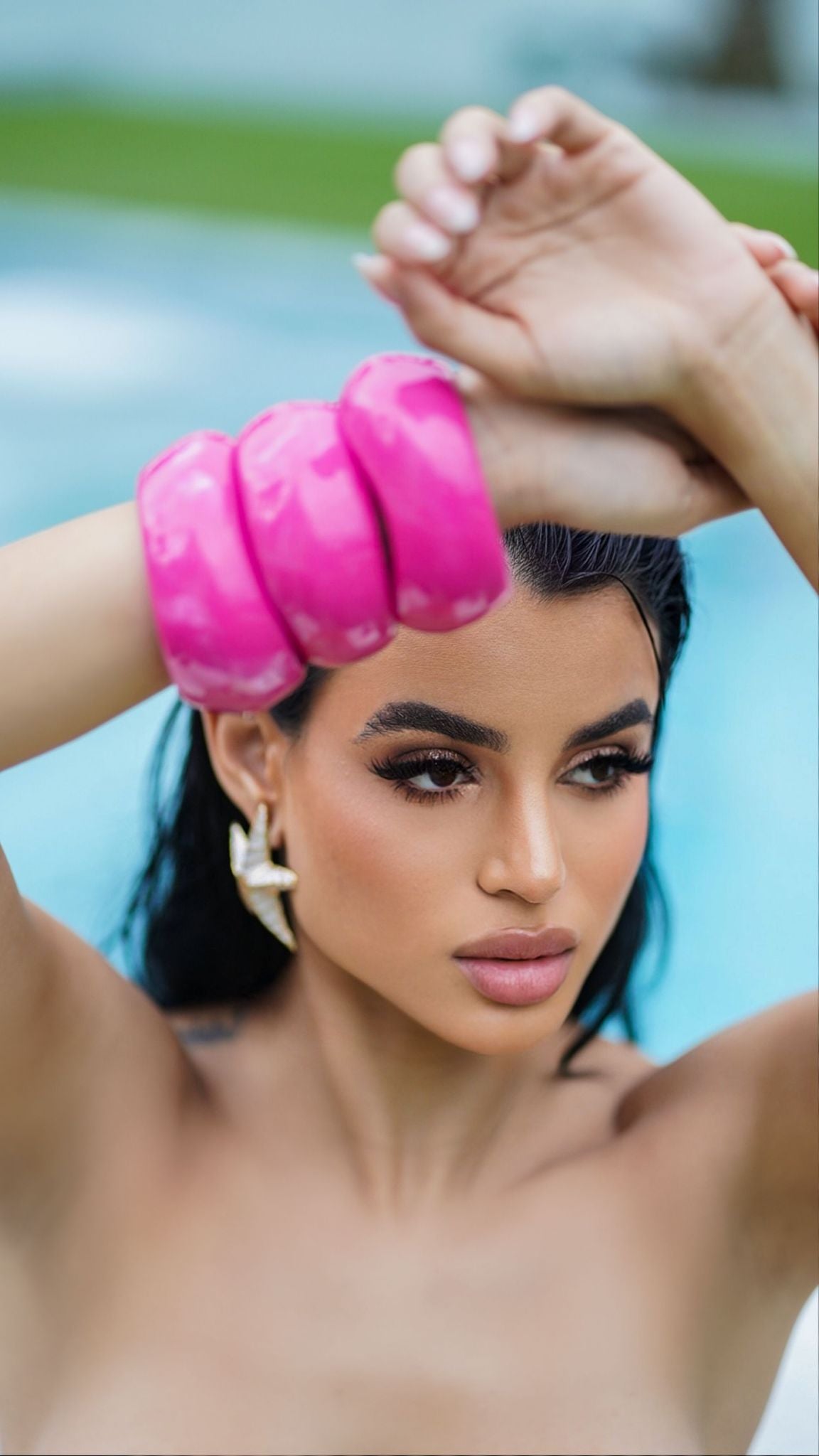 Hot pink opaque bangle